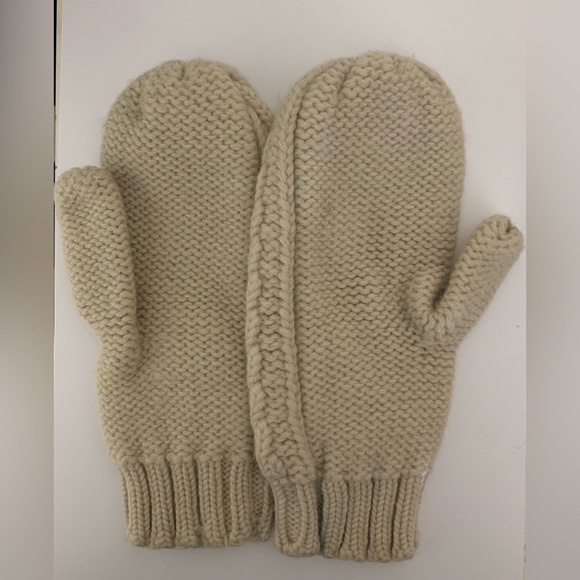 Winter Off White Mittens - Picture 2 of 2